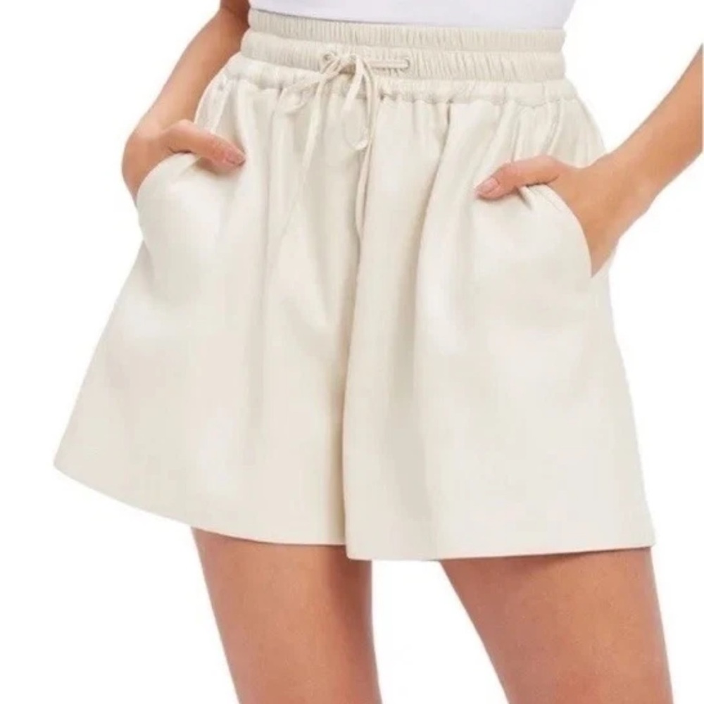 Good American Cream Drawstring Elastic-Waist Bermuda Shorts